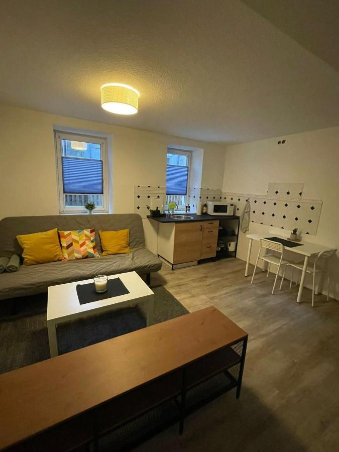 Ruhiges Apartment Im Herzen Von Gera Esterno foto